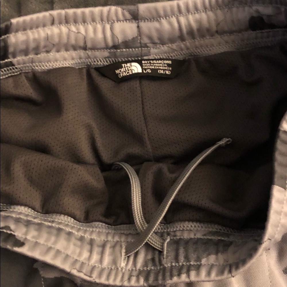 North Face Boys Gray Camo Sweatpants- Size L - Picture 2 of 5